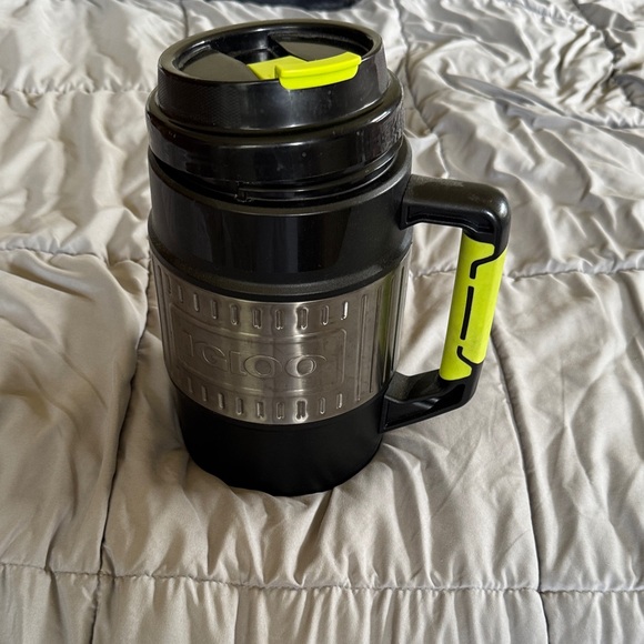 Igloo Other - Igloo Black and Silver Mug with Yellow Accent